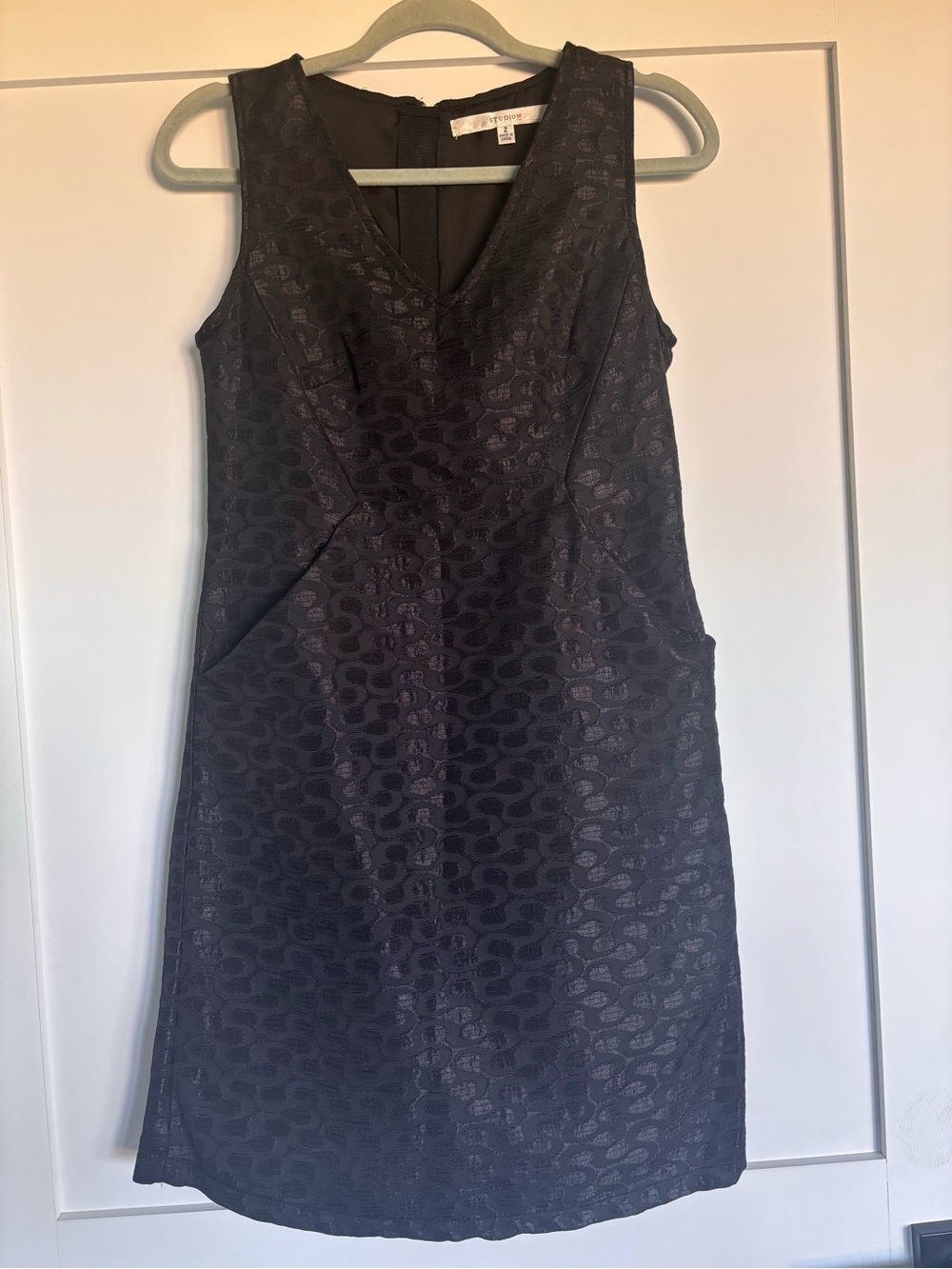 Studio M Black Sleeveless Midi Dress with Subtle Texture